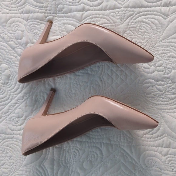 High heels - Picture 2 of 4